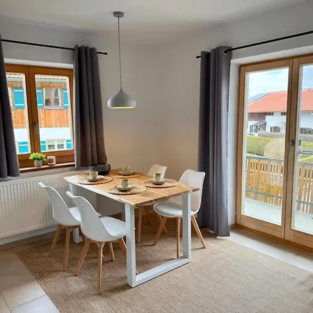 Appartement Chiemseenaehe Und Bergblick Stilvoll Fuer 4 *