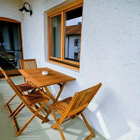 Grosszuegiges Mit Bergblick Und Balkon Nahe Chiemsee アパート Übersee