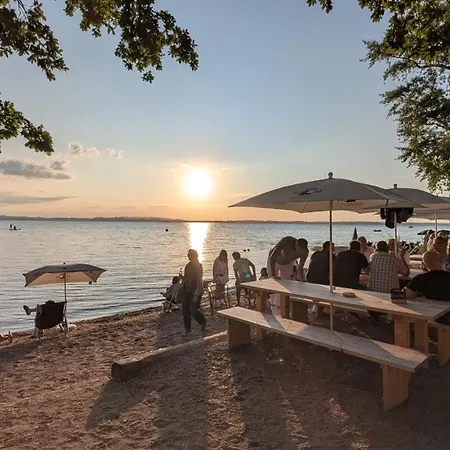 Grosszuegiges Mit Bergblick Und Balkon Nahe Chiemsee アパート