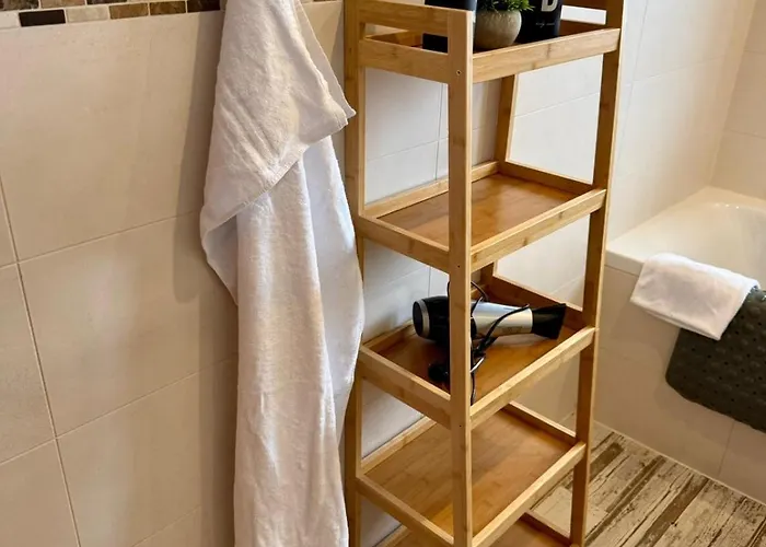 Am Chiemsee Ruhig Und Modern Fuer 4 Personen Appartement
